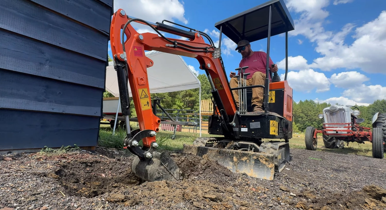 high-quality mini excavators with adequate support at reasonable prices